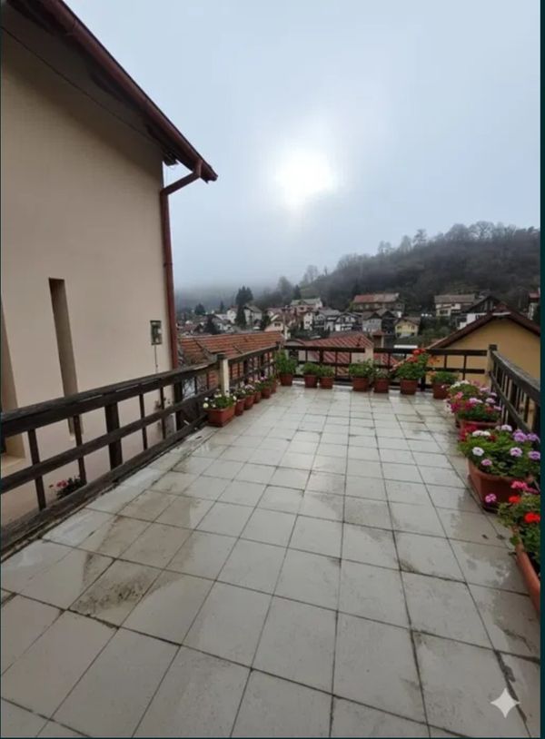 Casă/Vilă 3 camere • Brașov