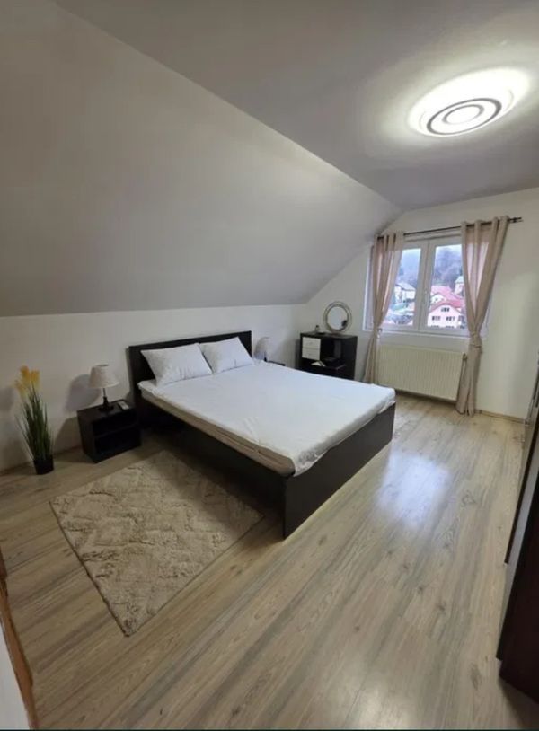 Casă/Vilă 3 camere • Brașov