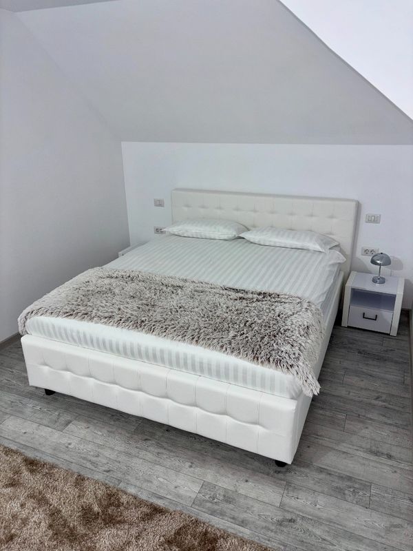 Casă/Vilă 5 camere • Vicovu de Jos