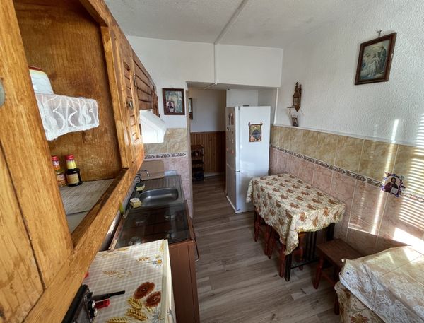 Ap. 2 camere • Băicoi